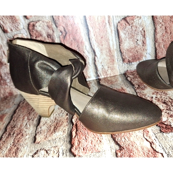 Eileen Fisher 'Mary' Twist Front Metallic Leather Wedge Pump - Bronze - Picture 10 of 16